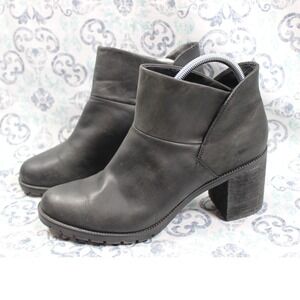 Clarks Women's Black Leather Ankle Boots Block‎ Heel Size 10 M